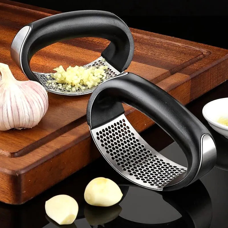 Stainless Steel Manual Garlic Press - Compact and Efficient Kitchen Gadget for Mincing Garlic